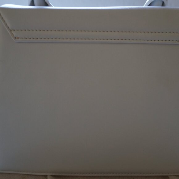 The Large Chiquito Bag - Picture 4 of 10